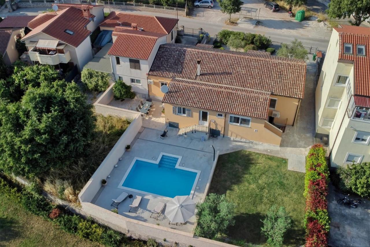House Dragan 1231 Vila PUY Exterior foto
