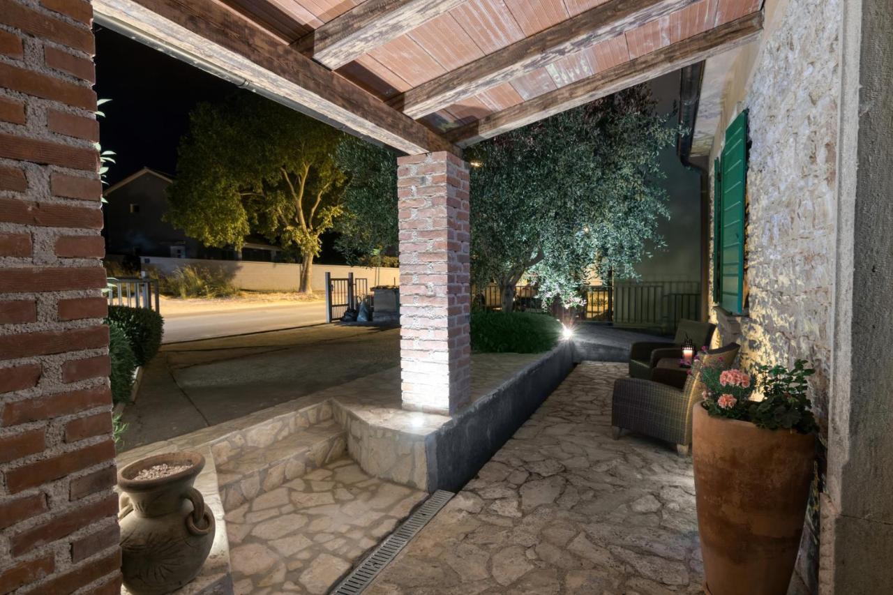 House Dragan 1231 Vila PUY Exterior foto