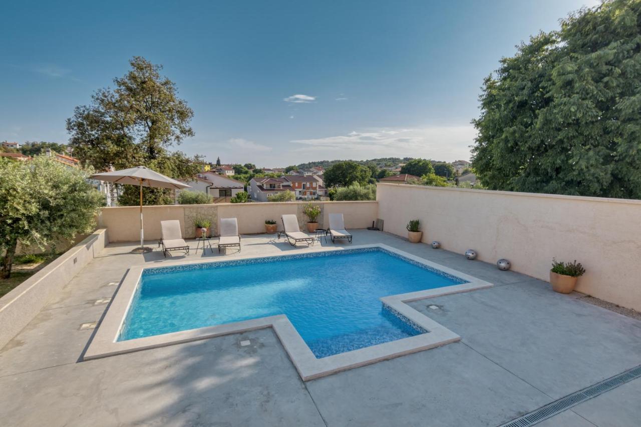 House Dragan 1231 Vila PUY Exterior foto